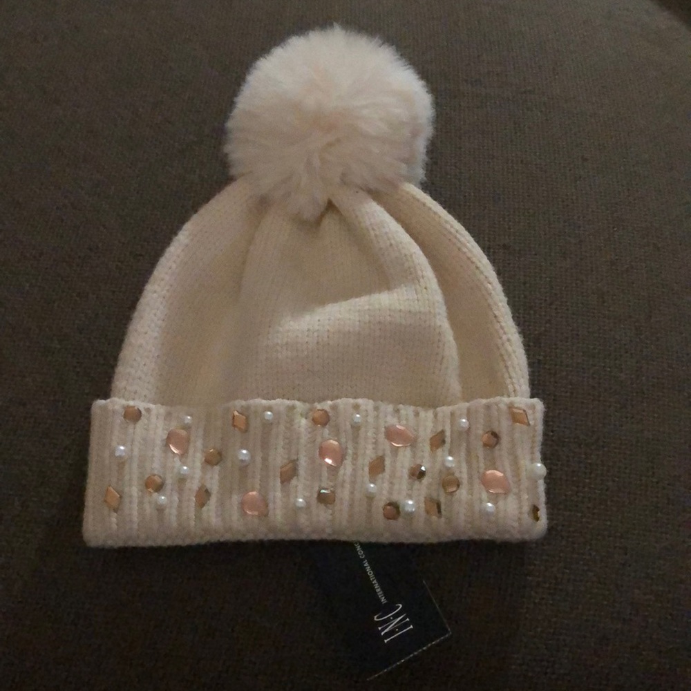 Ivory beanie with jewels